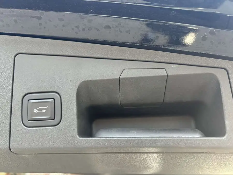 كاديلاك XT5 2022 2.0T الدفع الرباعي الفاخر