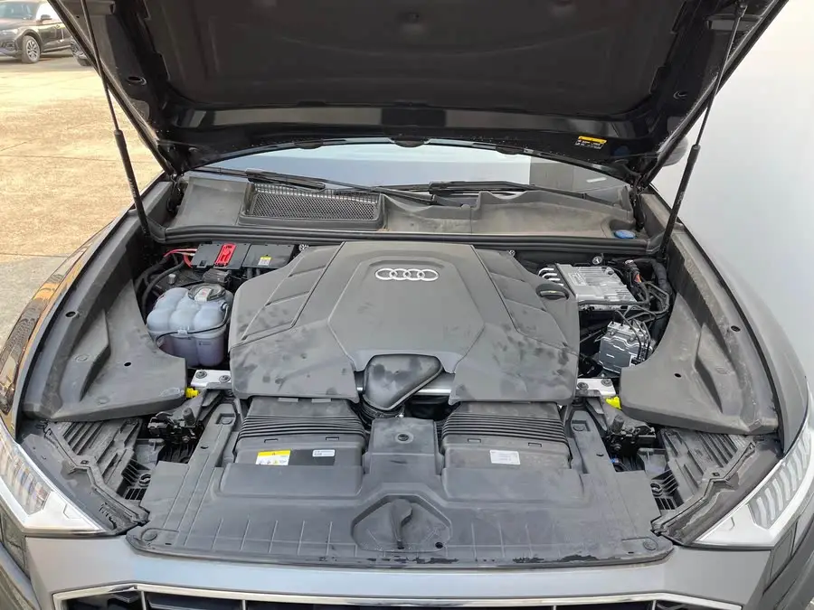 أودي Q8 2023 55 TFSI إصدار الفخامة الرياضية