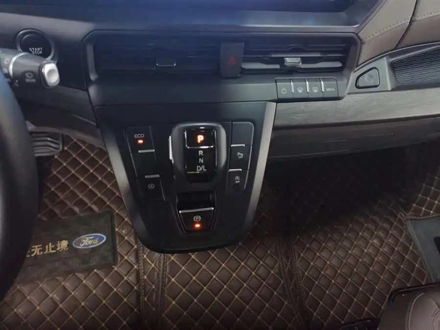 Tourneo 2023 2.0T Automatic Elite Edition