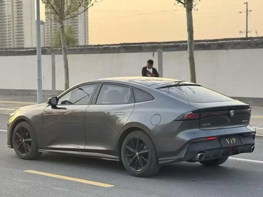 Changan UNI-V 2022 1.5T Premium