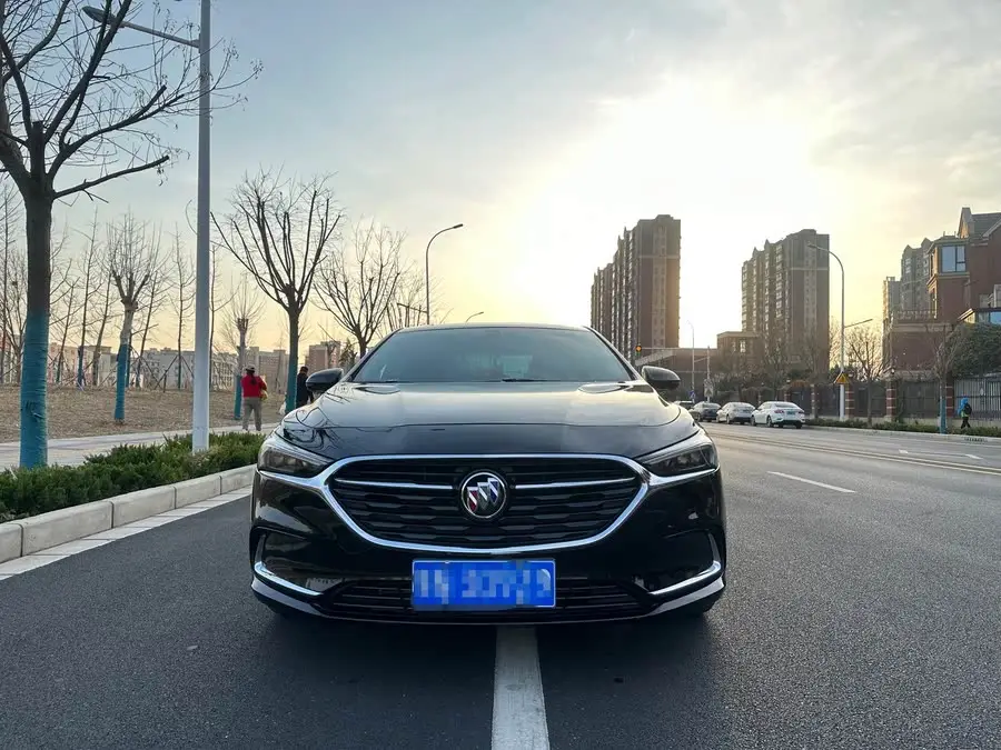 بويك لاكروس 2022 652T الفاخرة