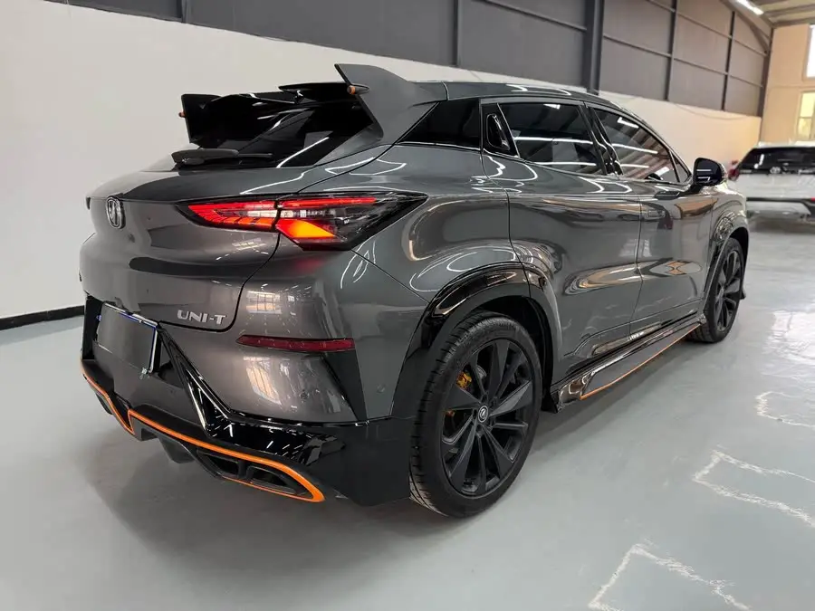 شانغهاي UNI-T 2023 الجيل الثاني 1.5T نسخة رياضية فاخرة