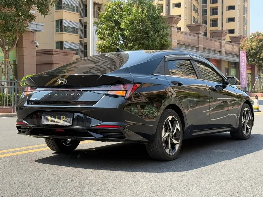 2021 Elantra 1.5L CVT LUX Premium