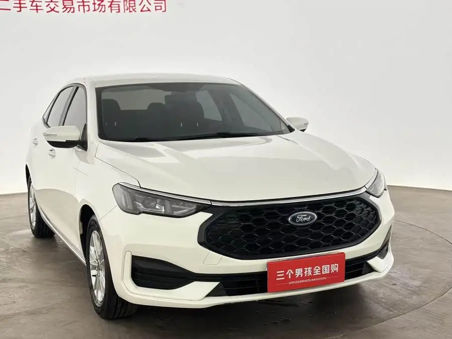 Ford Focus 2021 1.5L Automatic Golden Edition