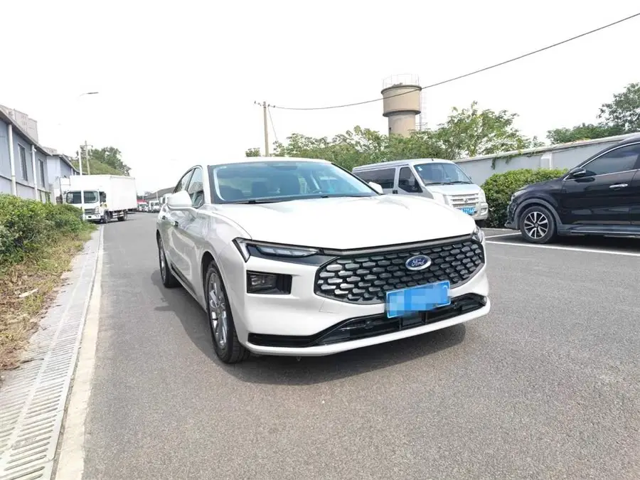 2023 فورد مونديو إيكوبوست 180 فاخرة