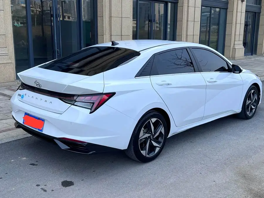 إيلانتر 2021 1.5 لتر CVT LUX النسخة المميزة