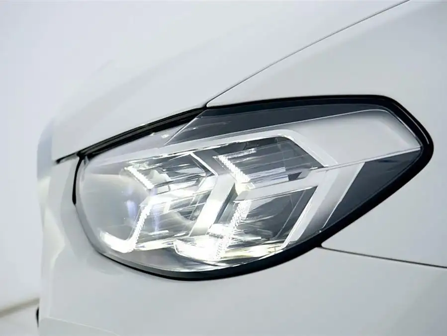 BMW iX3 2024 Leading Edition