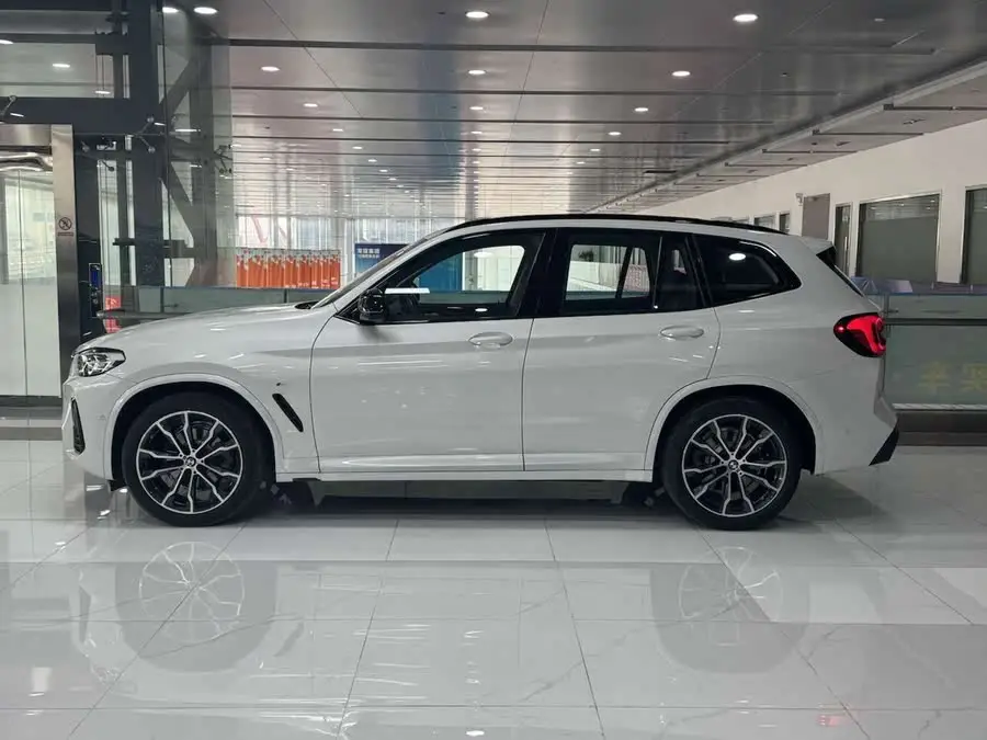 BMW X3 2023 xDrive30i Leading Model M Night Package