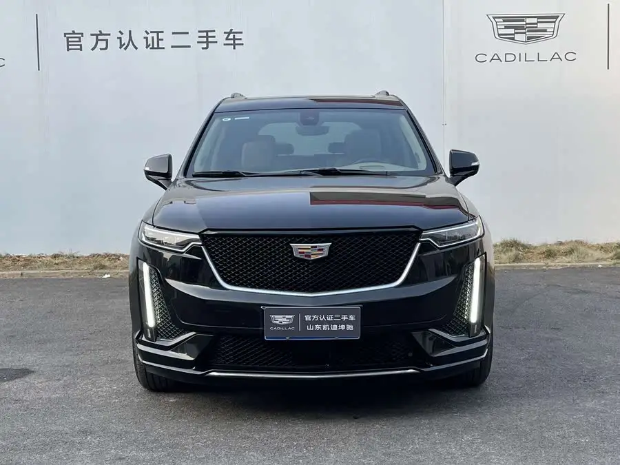 كاديلاك XT6 2022 2.0T ستة مقاعد دفع رباعي بلاتينيوم