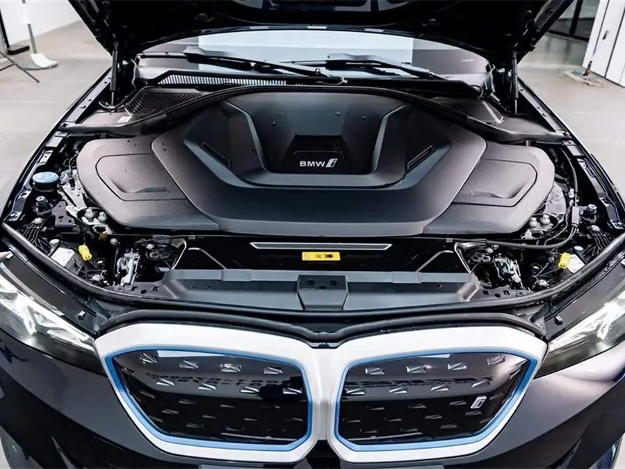 بي إم دبليو i3 2022 eDrive 35 L