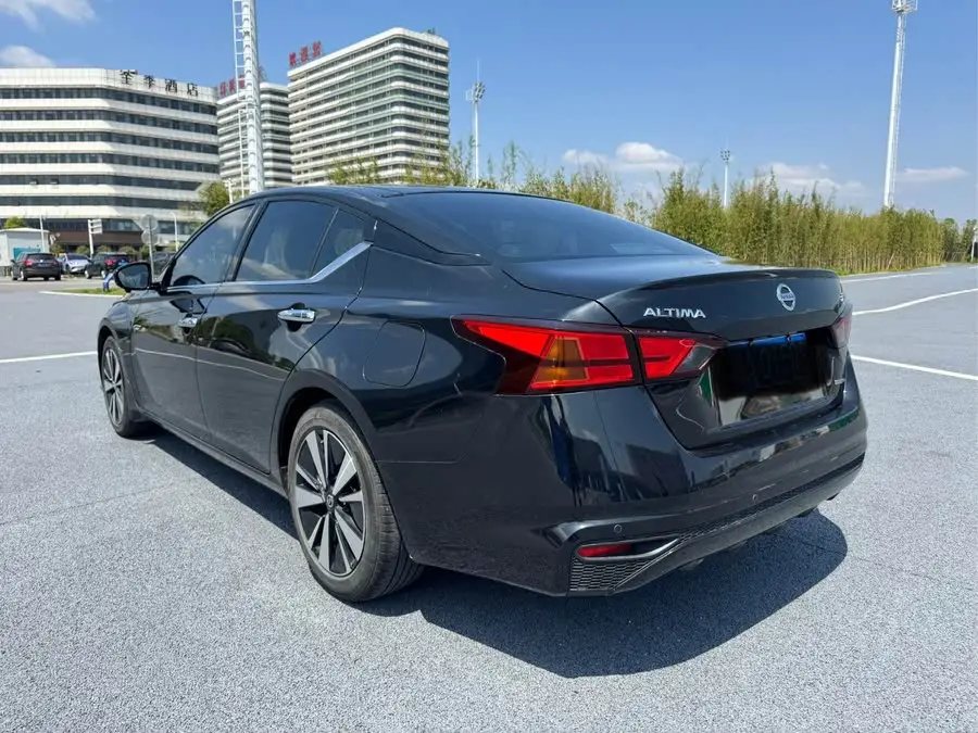 Altima  2021 2.0L XL Comfort Version