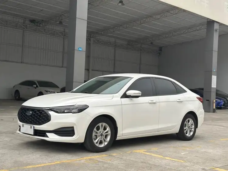 Ford Focus 2021 1.5L Automatic Golden Edition