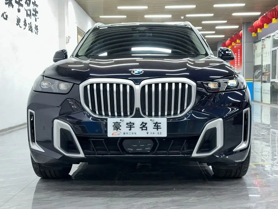 بي إم دبليو X5 2023 xDrive 30Li حزمة M الرياضية الفاخرة