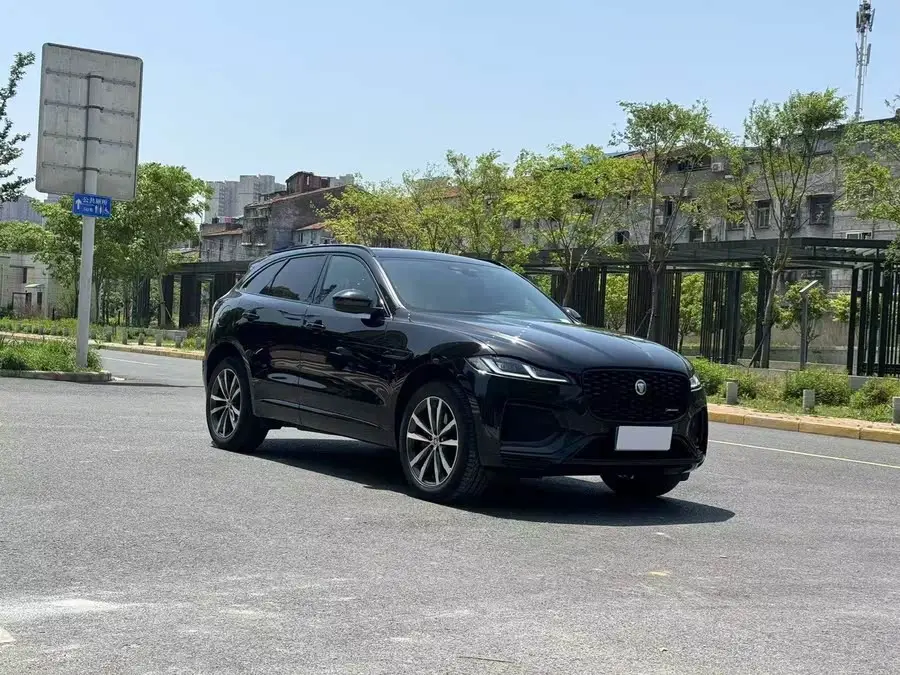 Jaguar F-PACE 2024 P250 R-Dynamic SE