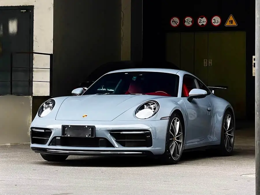 بورش 911 2023 كاريرا 4 3.0T