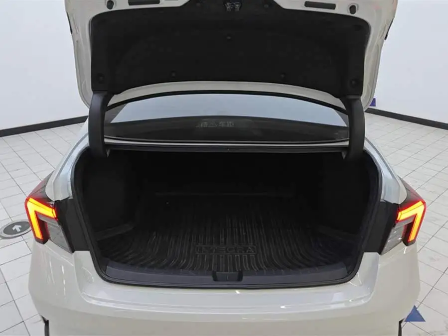 2023 Model 240TURBO CVT Leading Edition