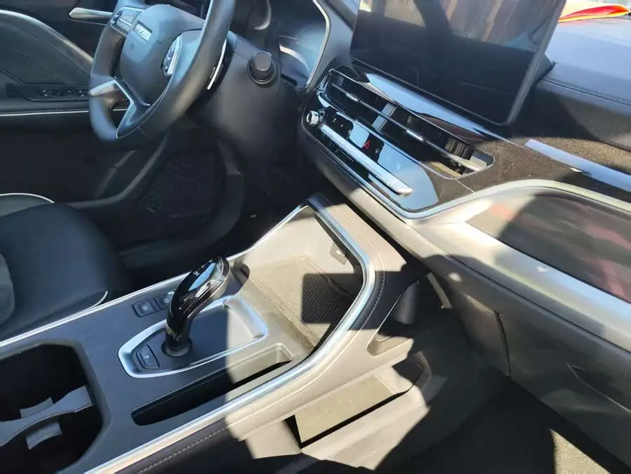 هافال H6 إصدار الاتجاه الوطني 2021 1.5T النسخة الأوتوماتيكية البطل