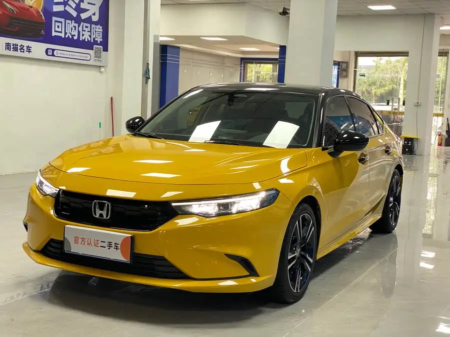 طراز 2023 هاتشباك 240TURBO CVT إصدار الليل الخيالي