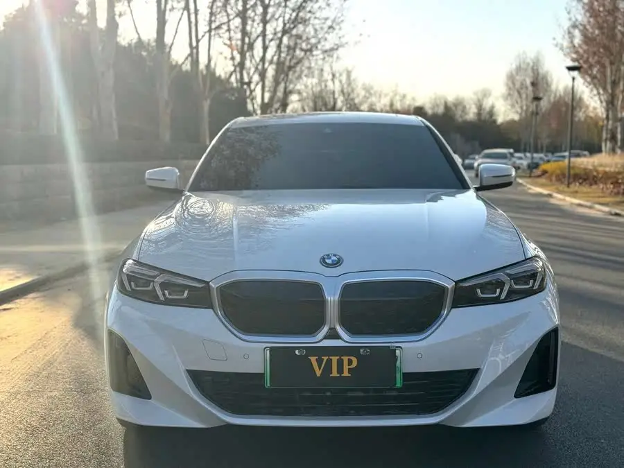 بي إم دبليو i3 2024 eDrive 35 L