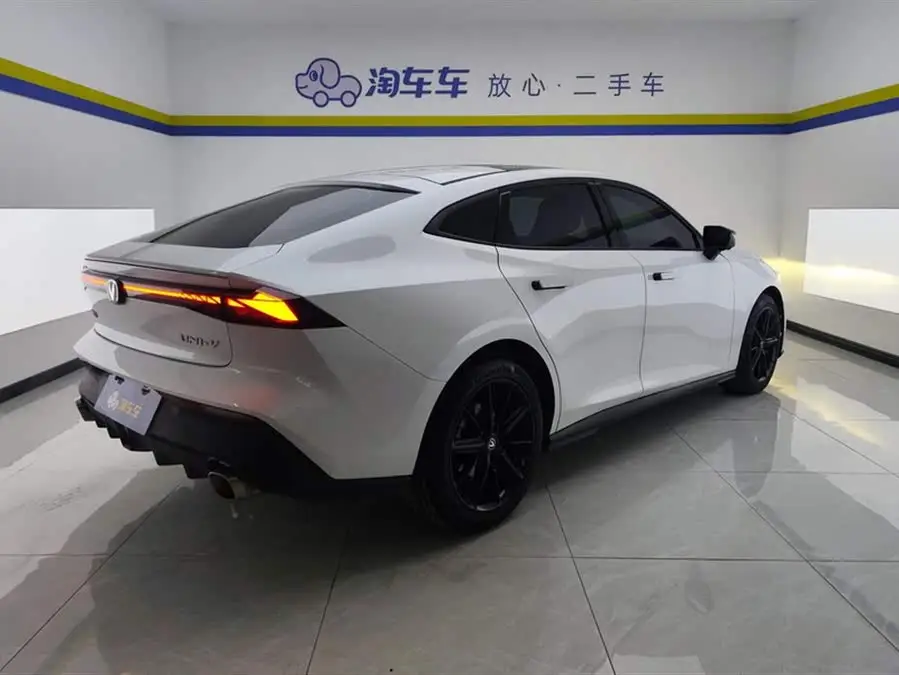 Changan UNI-V 2022 1.5T Premium