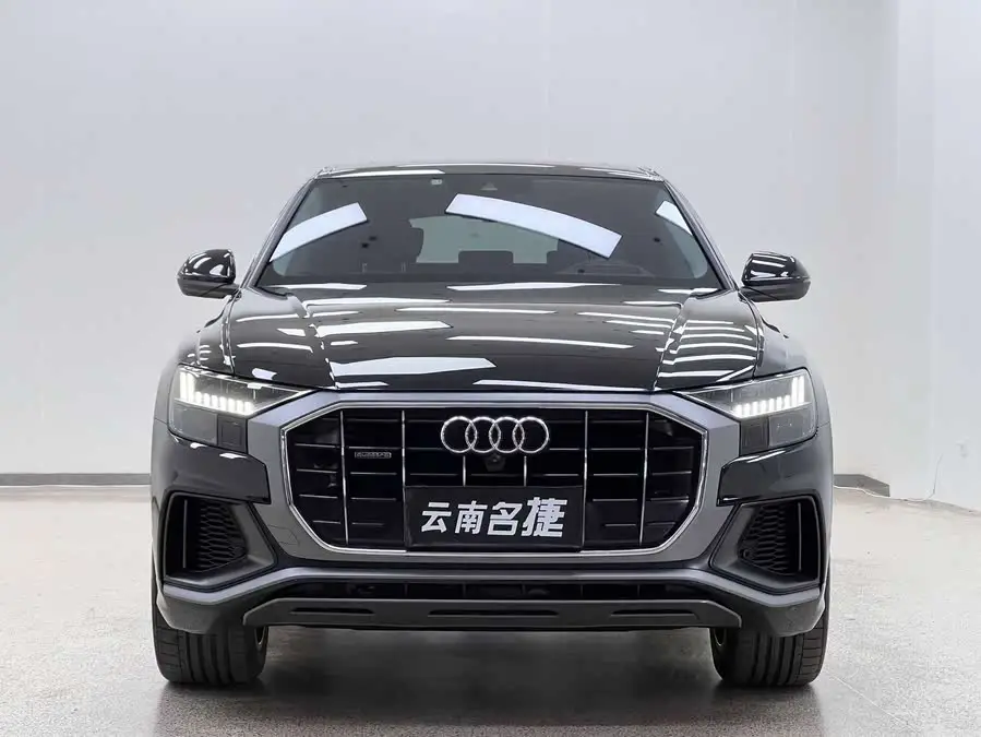 أودي Q8 2022 55 TFSI طراز فاخر رياضي