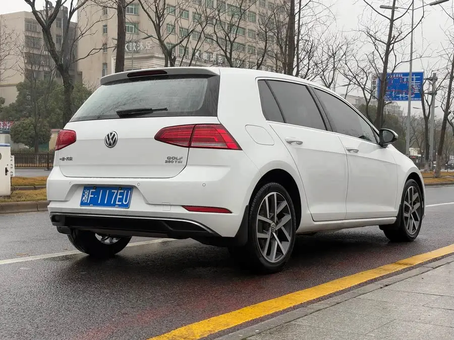 جولف 2020 إصدار الحب 280TSI DSG مريح