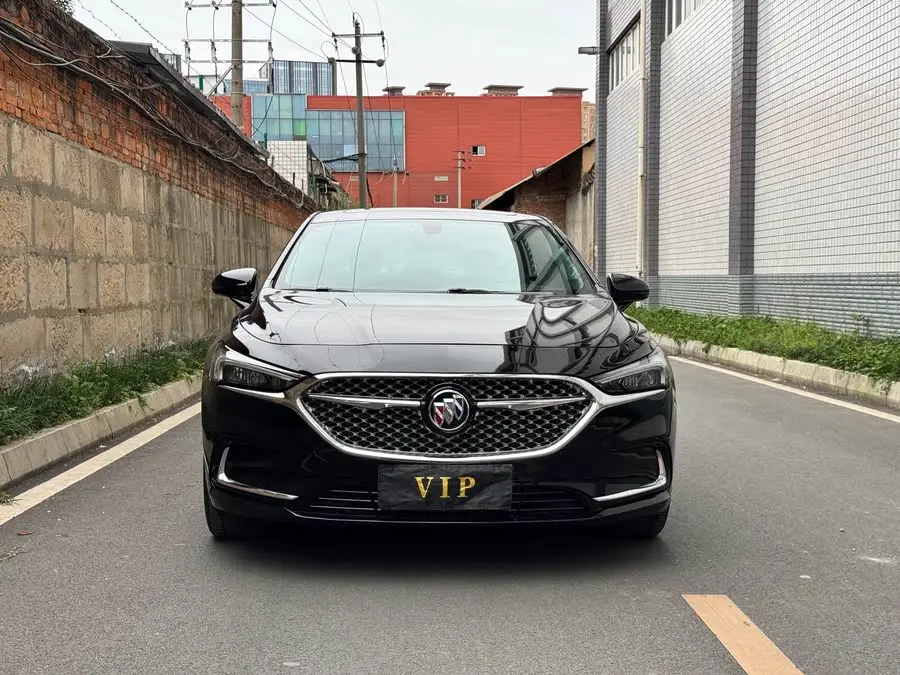 بيوك لاكروس 2022 652T فاخرة