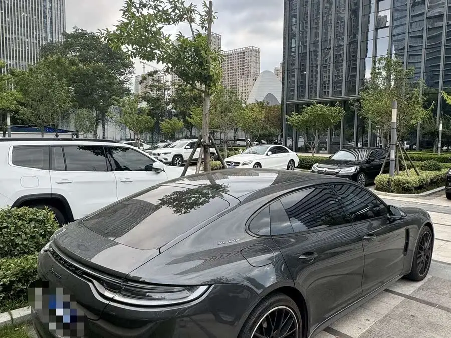 2023 Panamera Executive Platinum Edition 2.9T