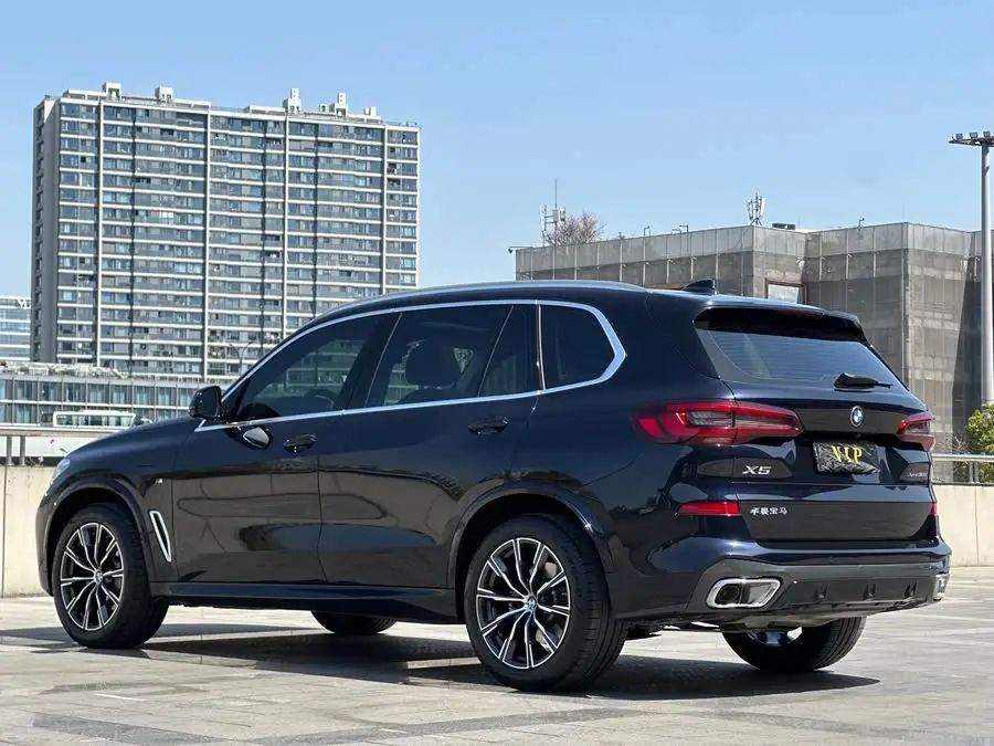 بي إم دبليو X5 2022 طراز مُجدد xDrive 30Li حزمة M الرياضية الحصرية