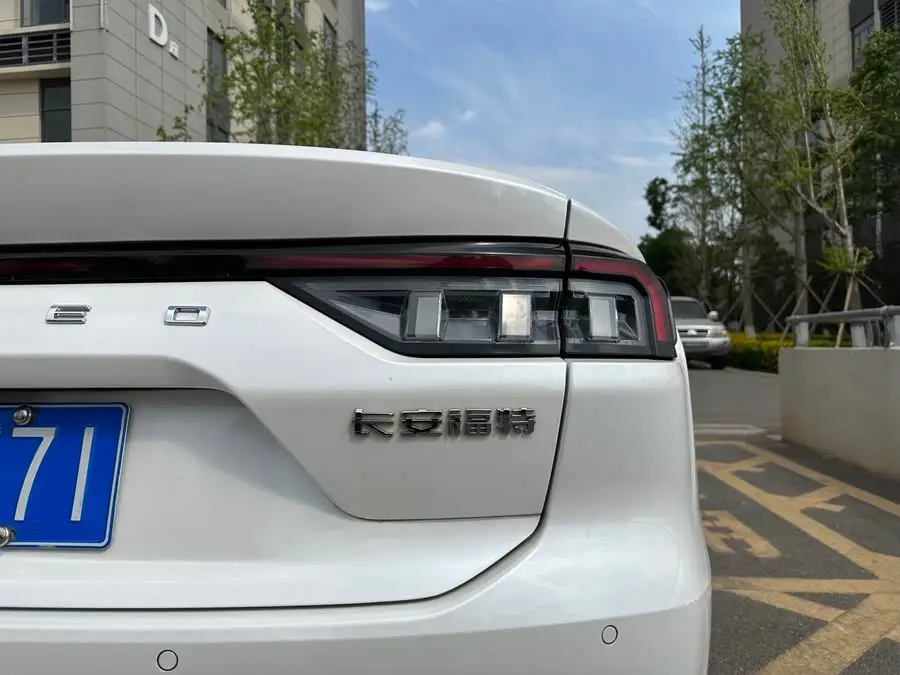 2022 فورد مونديو فاسيليفت إيكوبوست 245 الفخمة