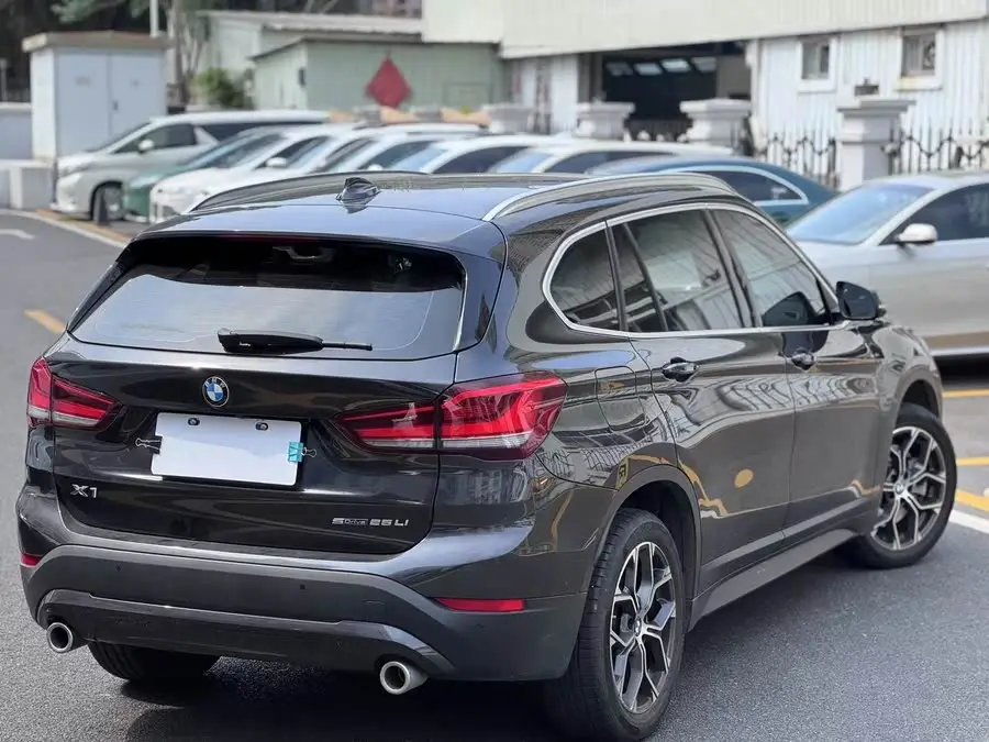 BMW X1 2021 sDrive25Li Leading Edition