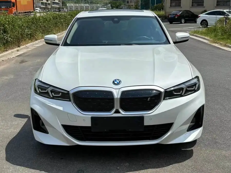 بي إم دبليو i3 2024 eDrive 35 L