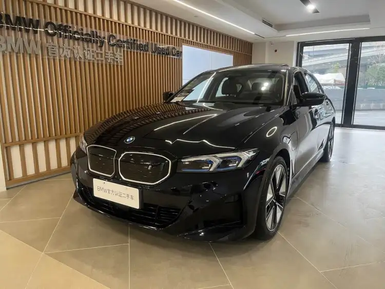 BMW i3 2023 eDrive 40 L Night Sport Package