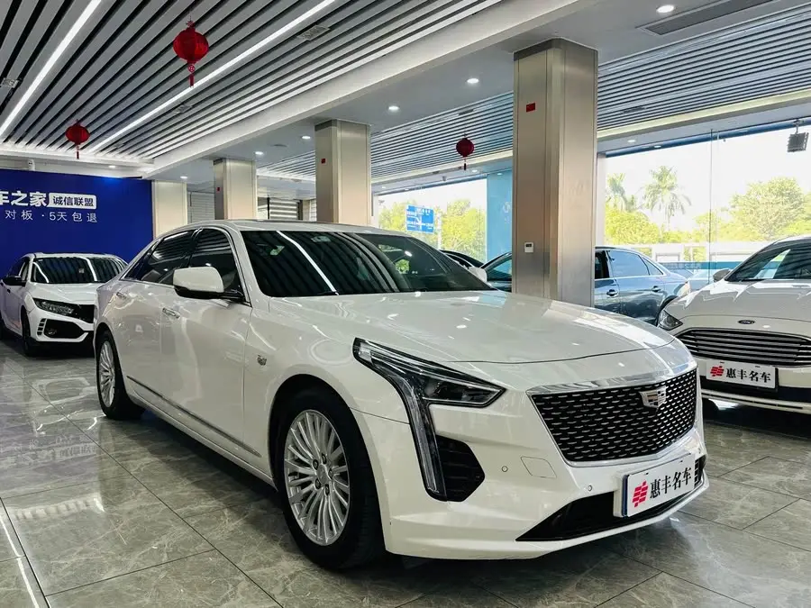 كاديلاك CT6 2022 28T فاخرة