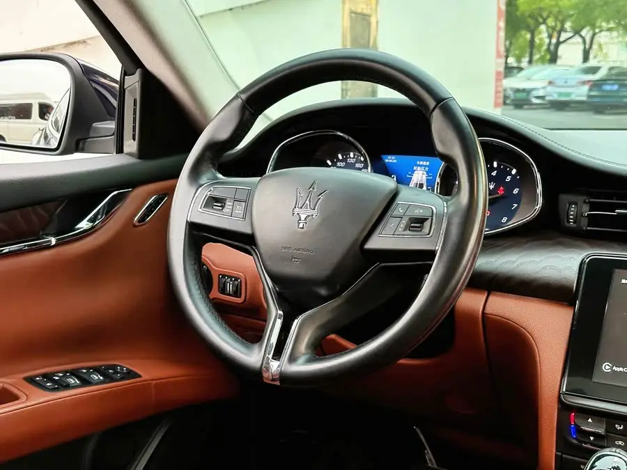 الرئيس 2018 طراز 3.0T النسخة القياسية