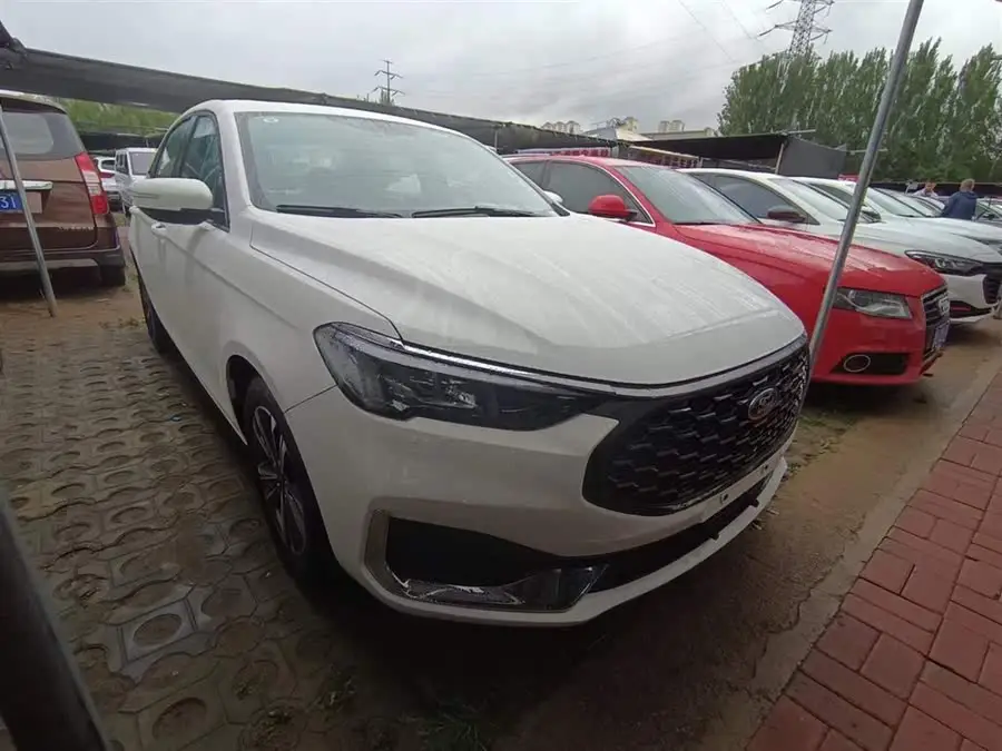 Ford Focus 2021 1.5L Automatic Golden Edition