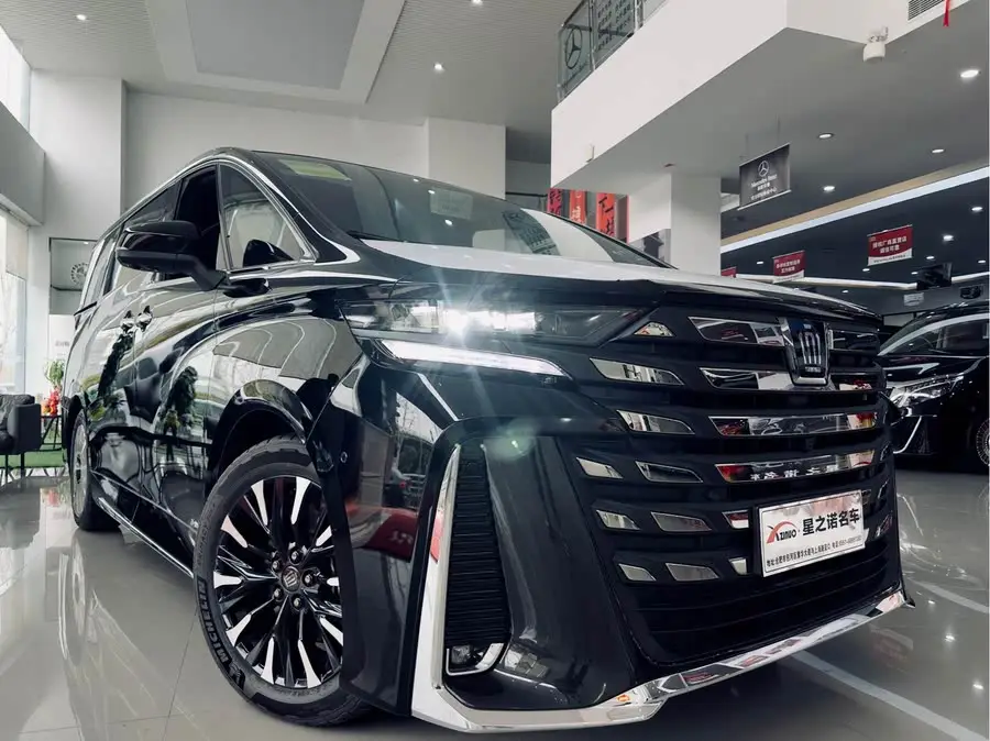 2024 تويوتا ألفارد كراون هايبرد 2.5 لتر الإصدار الأعلى