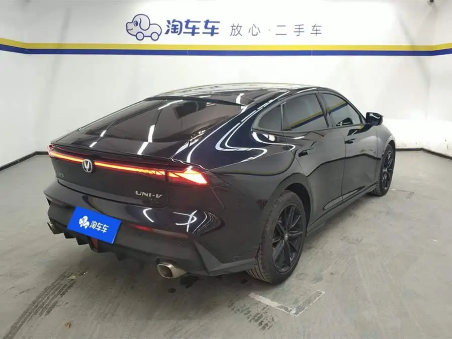 Changan UNI-V 2022 1.5T Premium