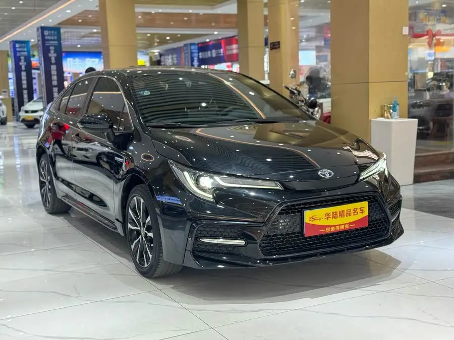 2021 تويوتا ليفين مزدوج المحرك 1.8H E-CVT إصدار رياضي