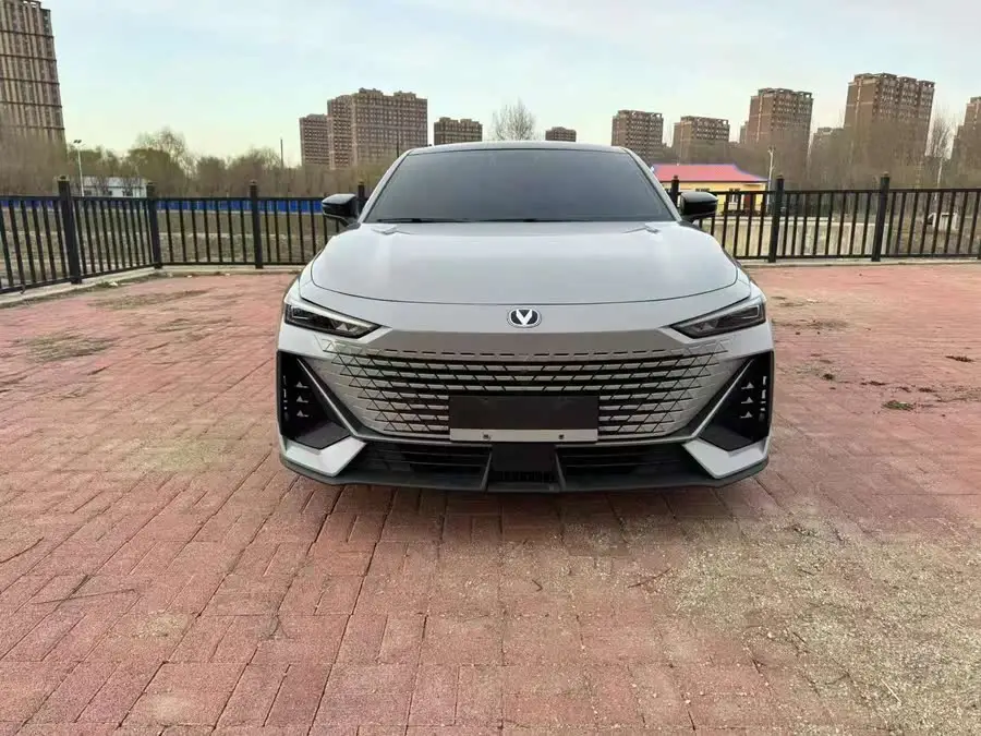 Changan UNI-V 2022 1.5T Premium