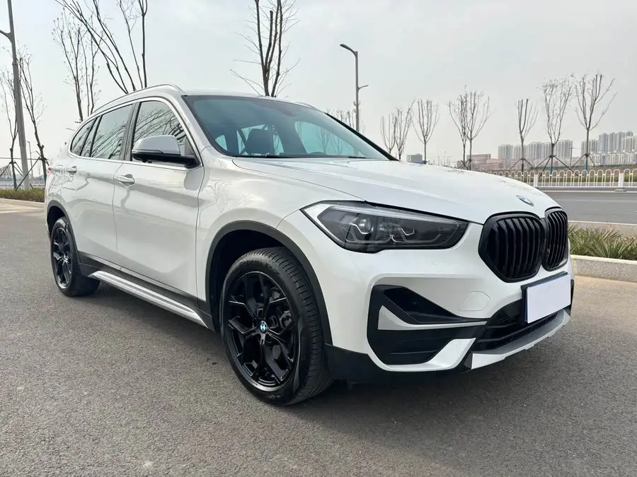 بي إم دبليو X1 2022 sDrive20Li طراز الموضة