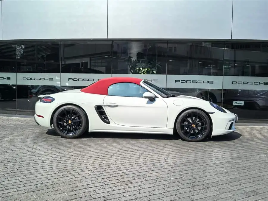 Porsche 718 2022 Model Boxster 2.0T