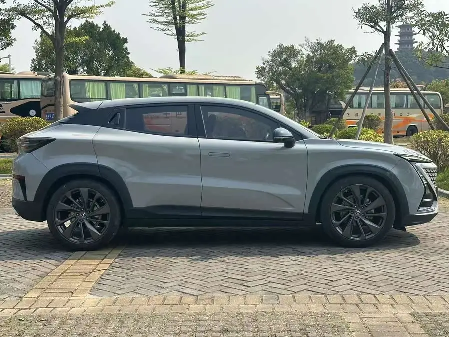 شانجان UNI-T 2020 1.5T فئة متميزة