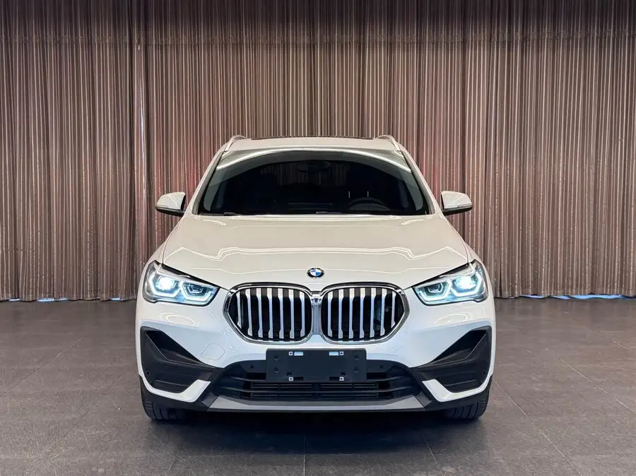 بي إم دبليو X1 2022 sDrive25Li الطراز الرائد