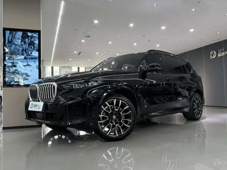 BMW X5 2023 xDrive 40Li M Sport Package