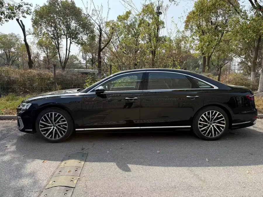أودي A8 2025 A8L 50 TFSI quattro الفئة المميزة