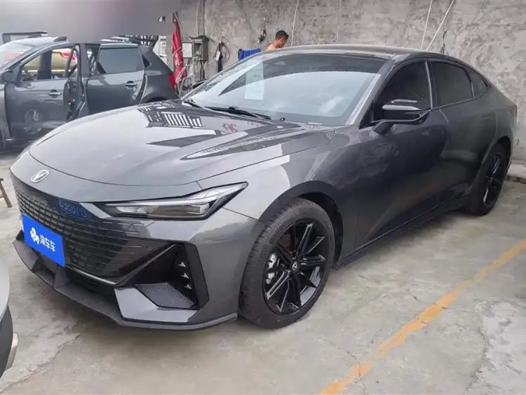 Changan UNI-V 2023 1.5T Premium