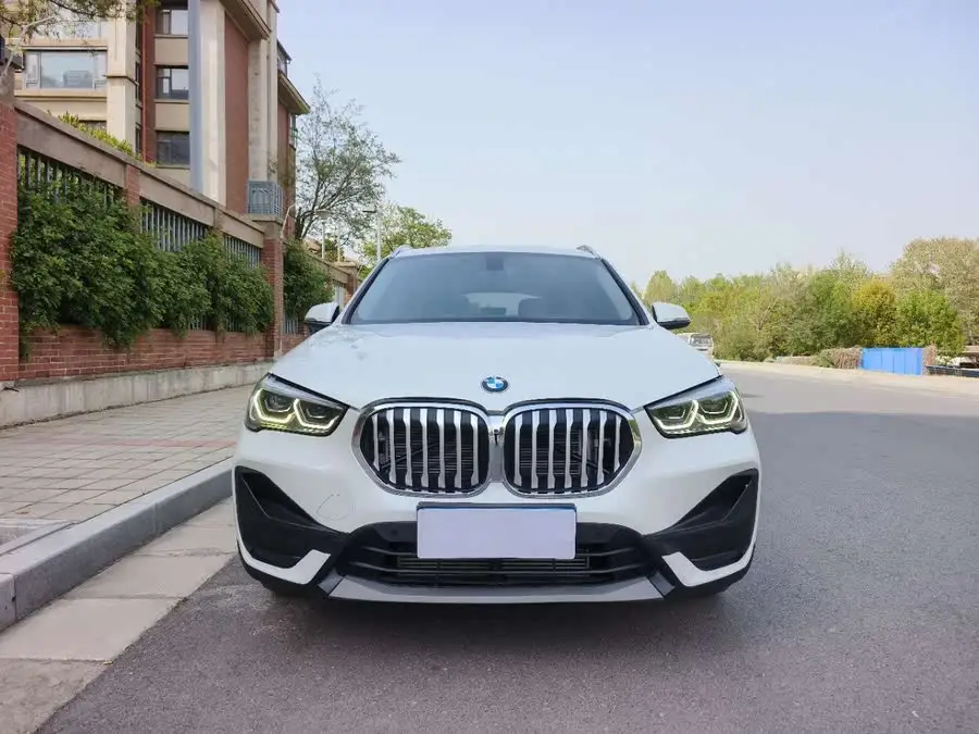 بي ام دبليو X1 2022 sDrive25Li الطراز الرائد