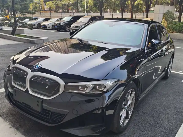 BMW i3 2022 eDrive 35 L