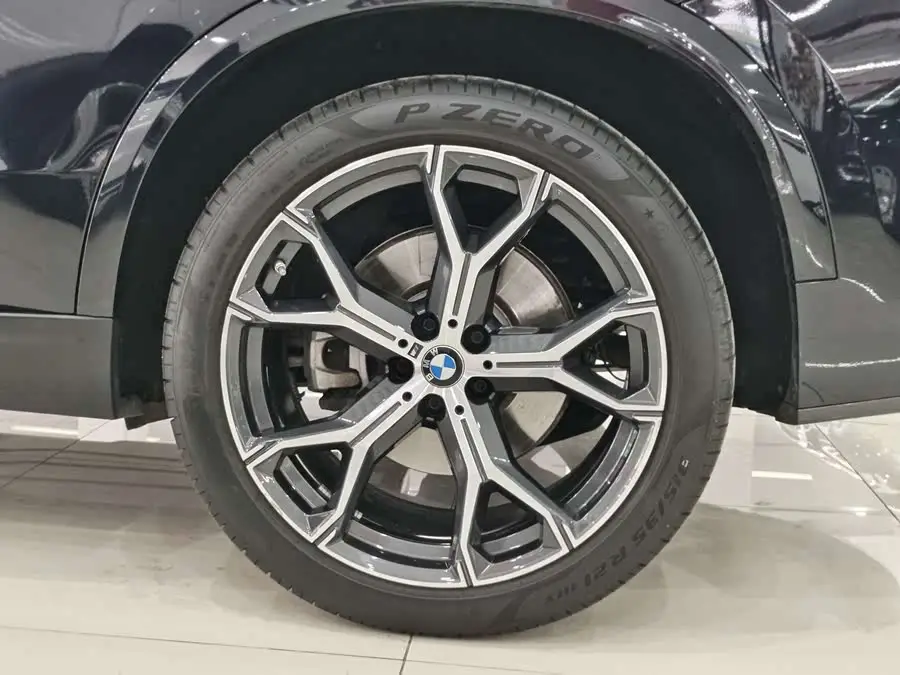 بي إم دبليو X5 2022 xDrive 40Li حزمة رياضية M